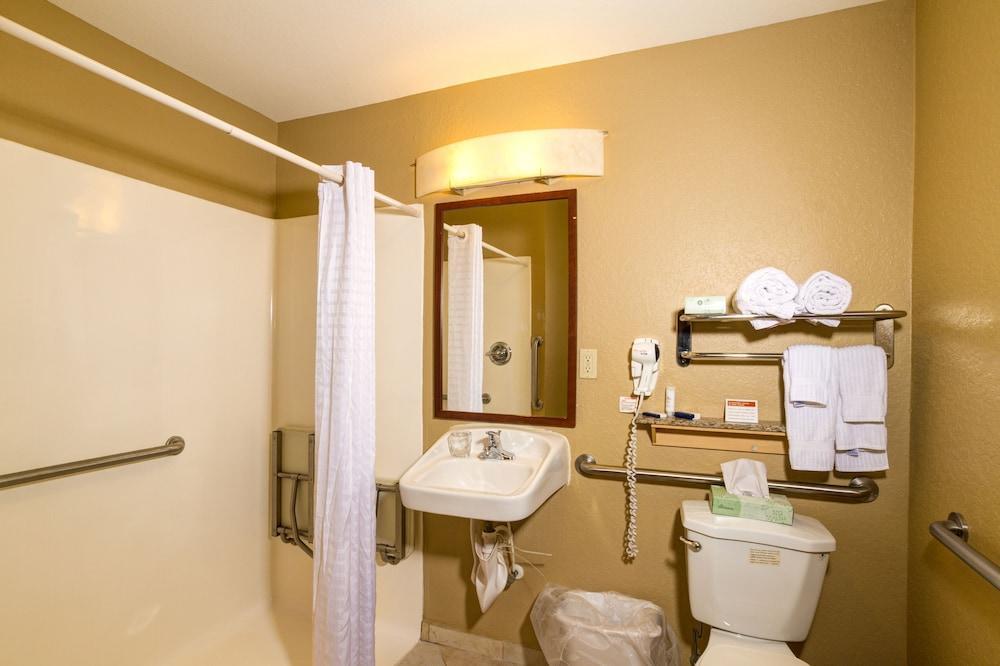 Candlewood Myers Interstate 75 By Ihg 3*