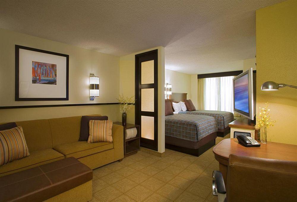 Hyatt Place Myers At The Forum Hotel 3*