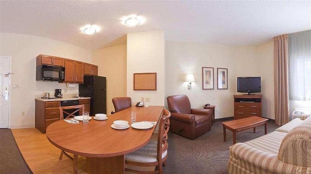 Candlewood Myers/sanibel Gateway By Ihg 2*