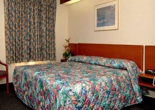 Hotel Travelodge By Wyndham Myers Airport