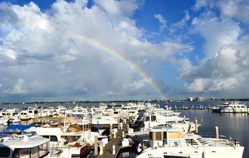 Hotel Legacy Harbour & Suites