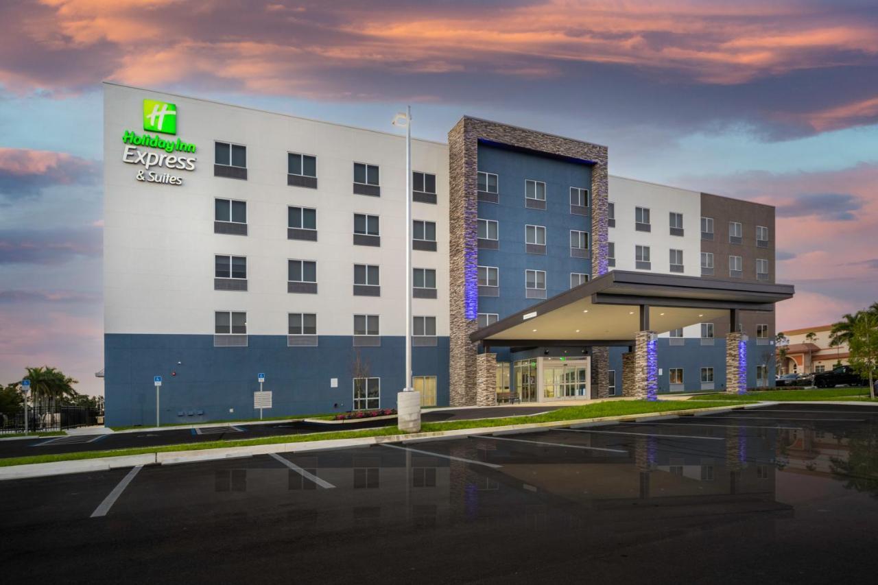 Hotel Express & - Myers Airport By Ihg 3*