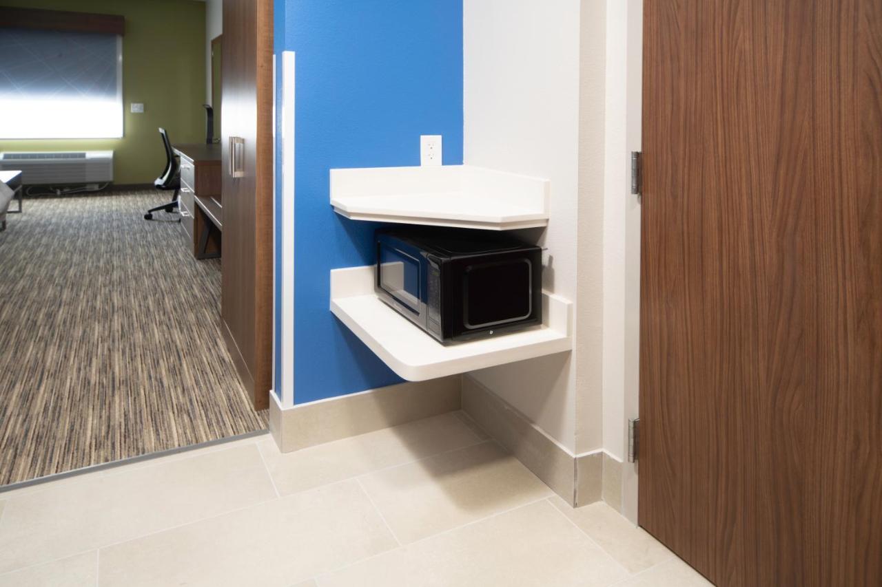 Express & - Myers Airport By Ihg Hotel