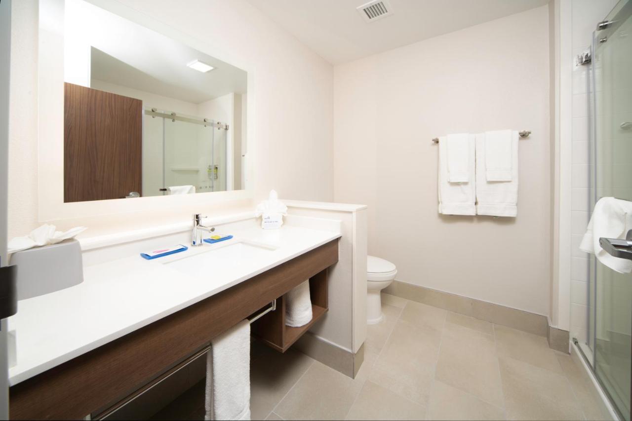 Hotel Express & - Myers Airport By Ihg 3*