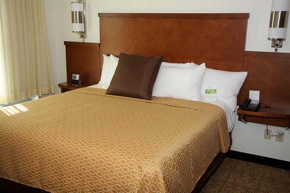 Hyatt Place Myers At The Forum 3*