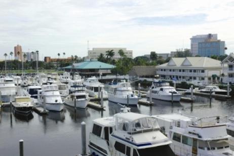 Hotel Legacy Harbour & Suites 3*