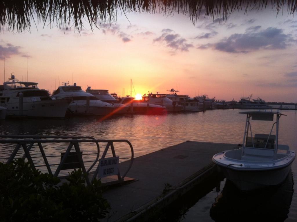 Legacy Harbour & Suites Hotel