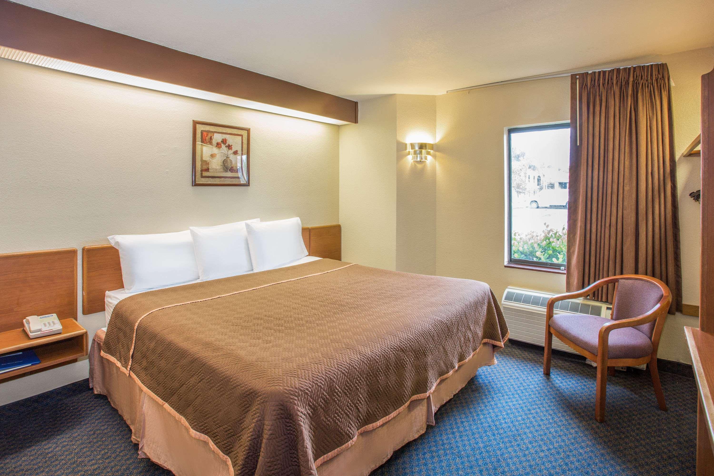 Hotel Travelodge By Wyndham Myers Airport
