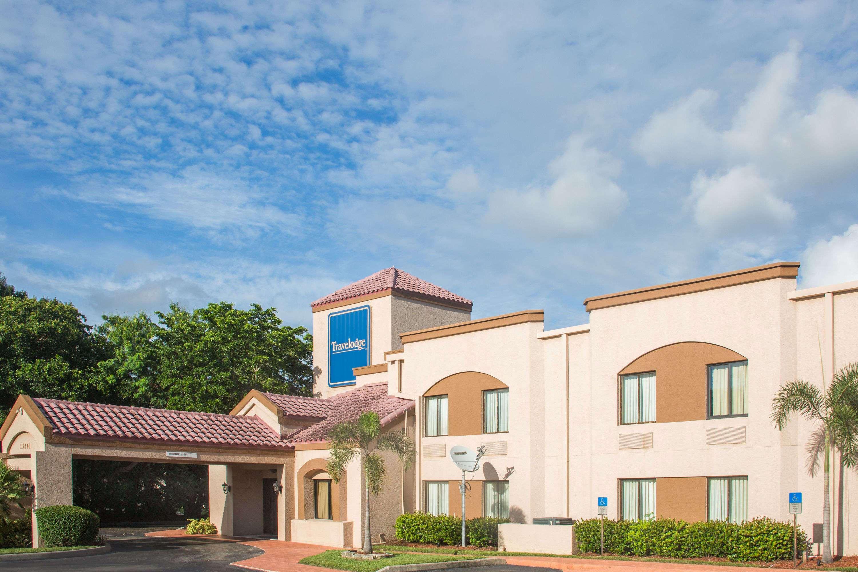 Travelodge By Wyndham Myers Airport Hotel 2*