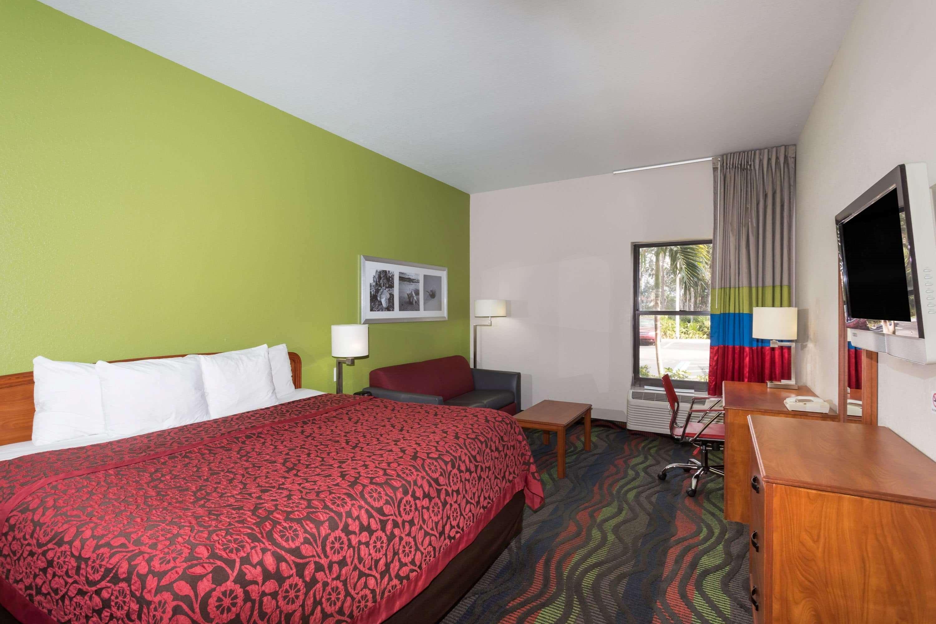 Days & By Wyndham Myers Near Jetblue Park Hotel Fort Myers
