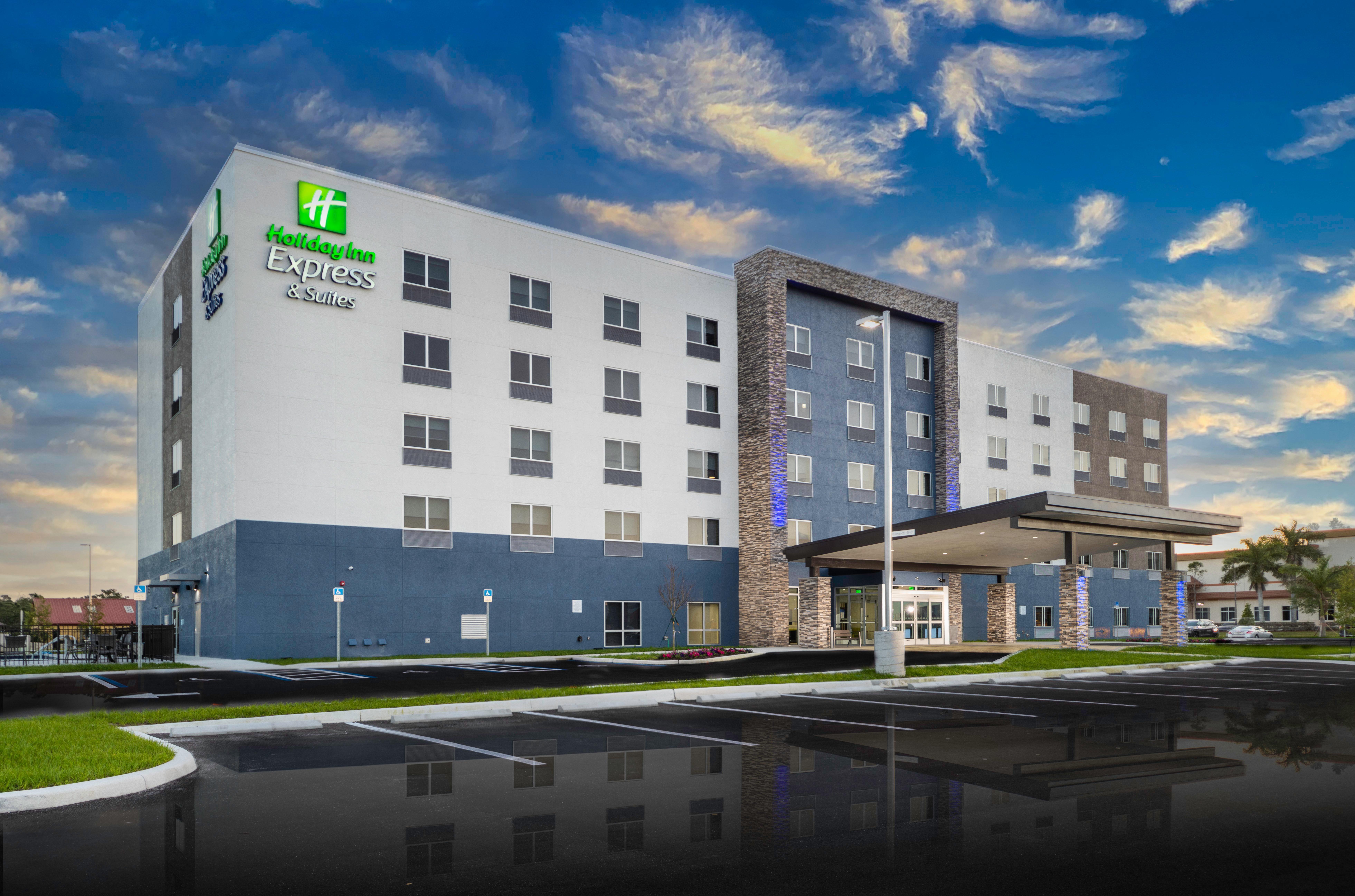 Express & - Myers Airport By Ihg