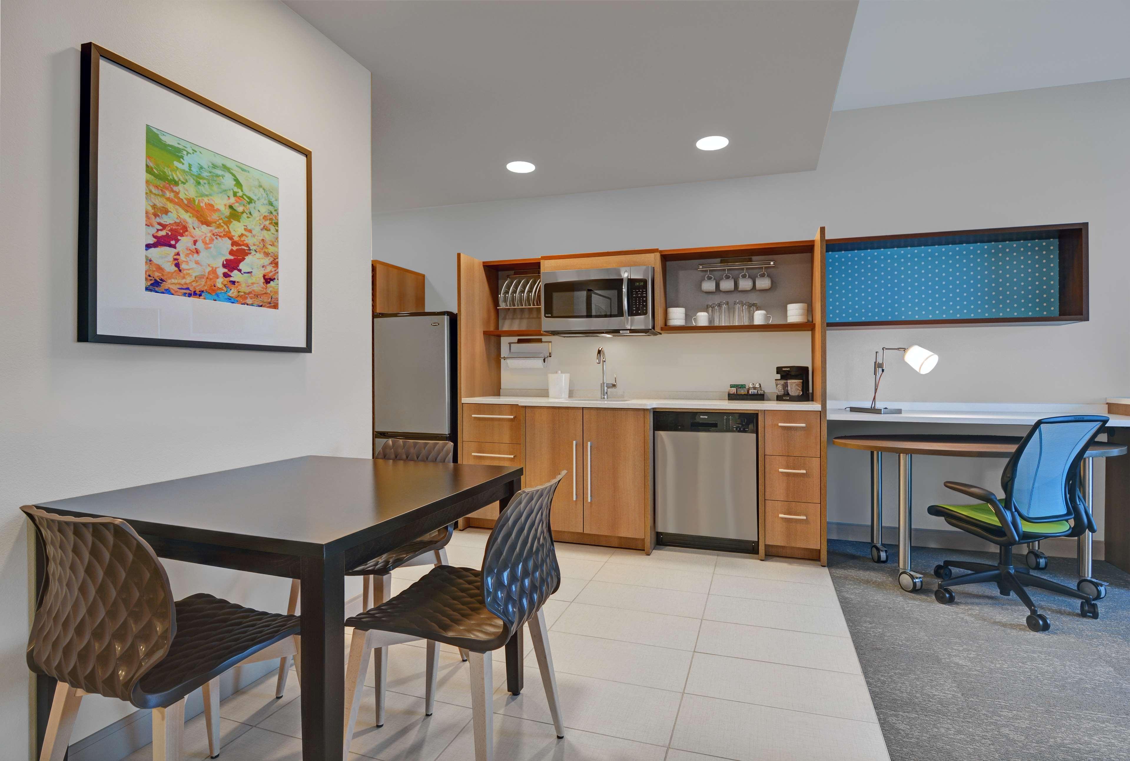 Hotel Home2 By Hilton Myers Colonial Blvd Fort Myers