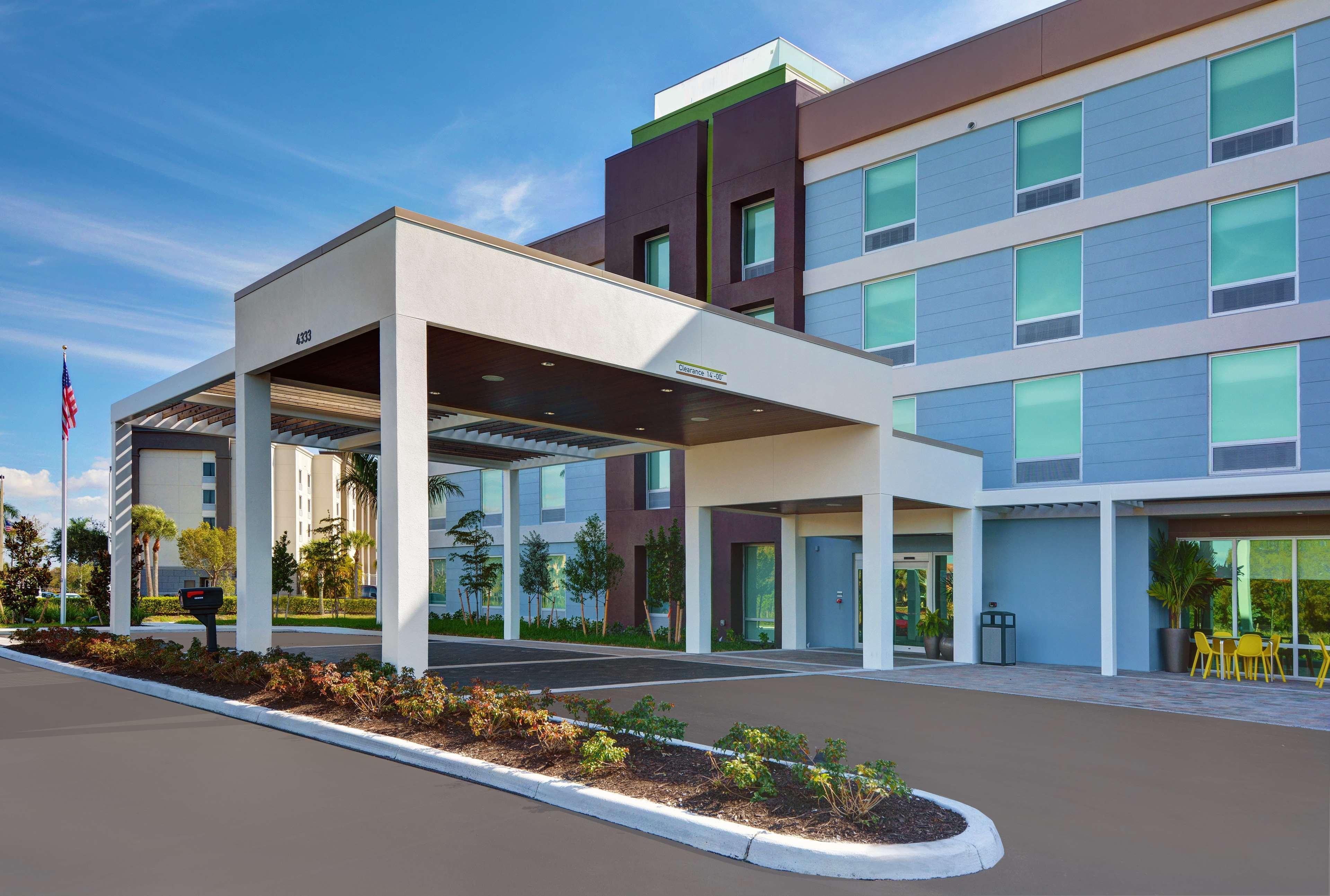 Home2 By Hilton Myers Colonial Blvd Hotel