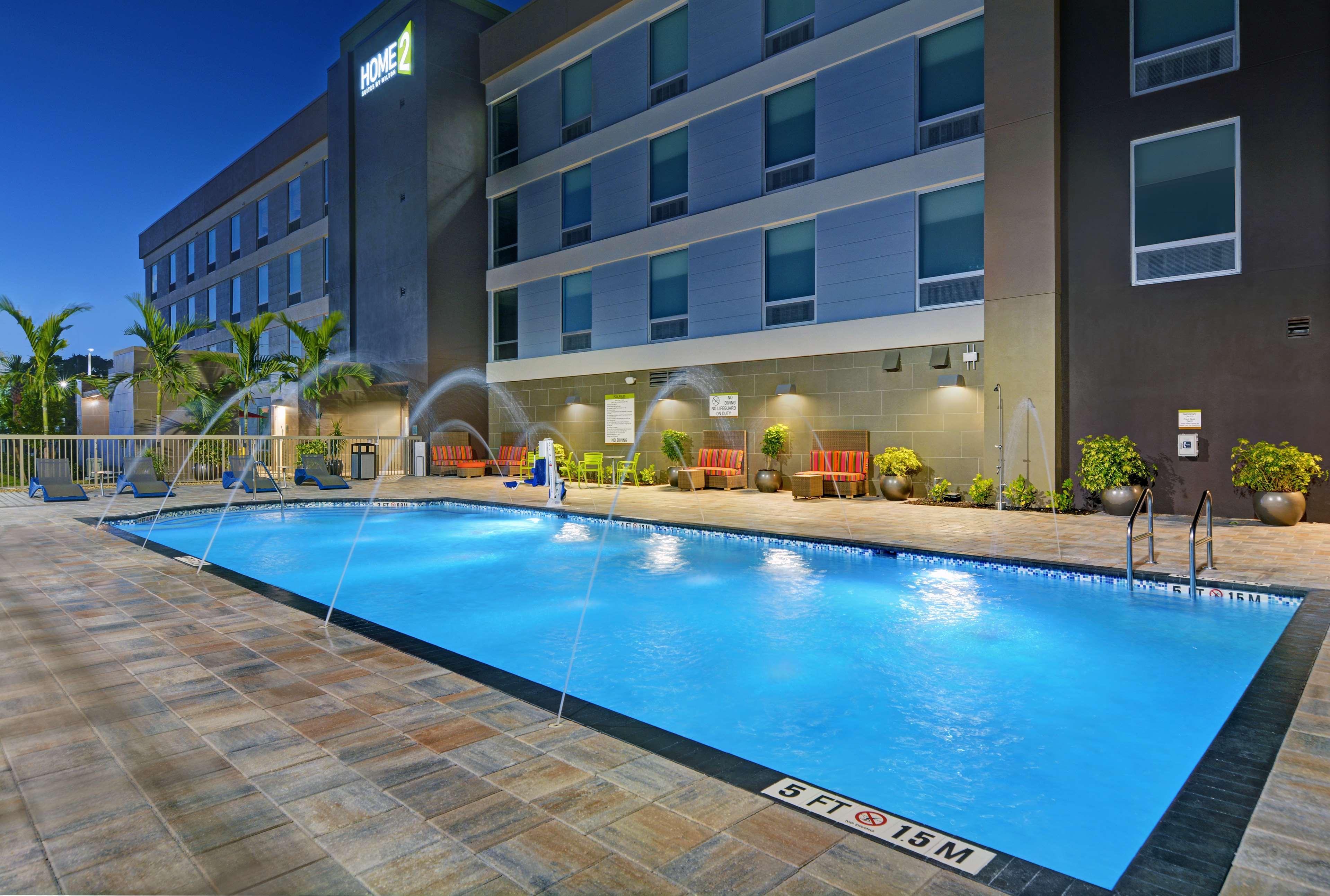 Hotel Home2 By Hilton Myers Colonial Blvd