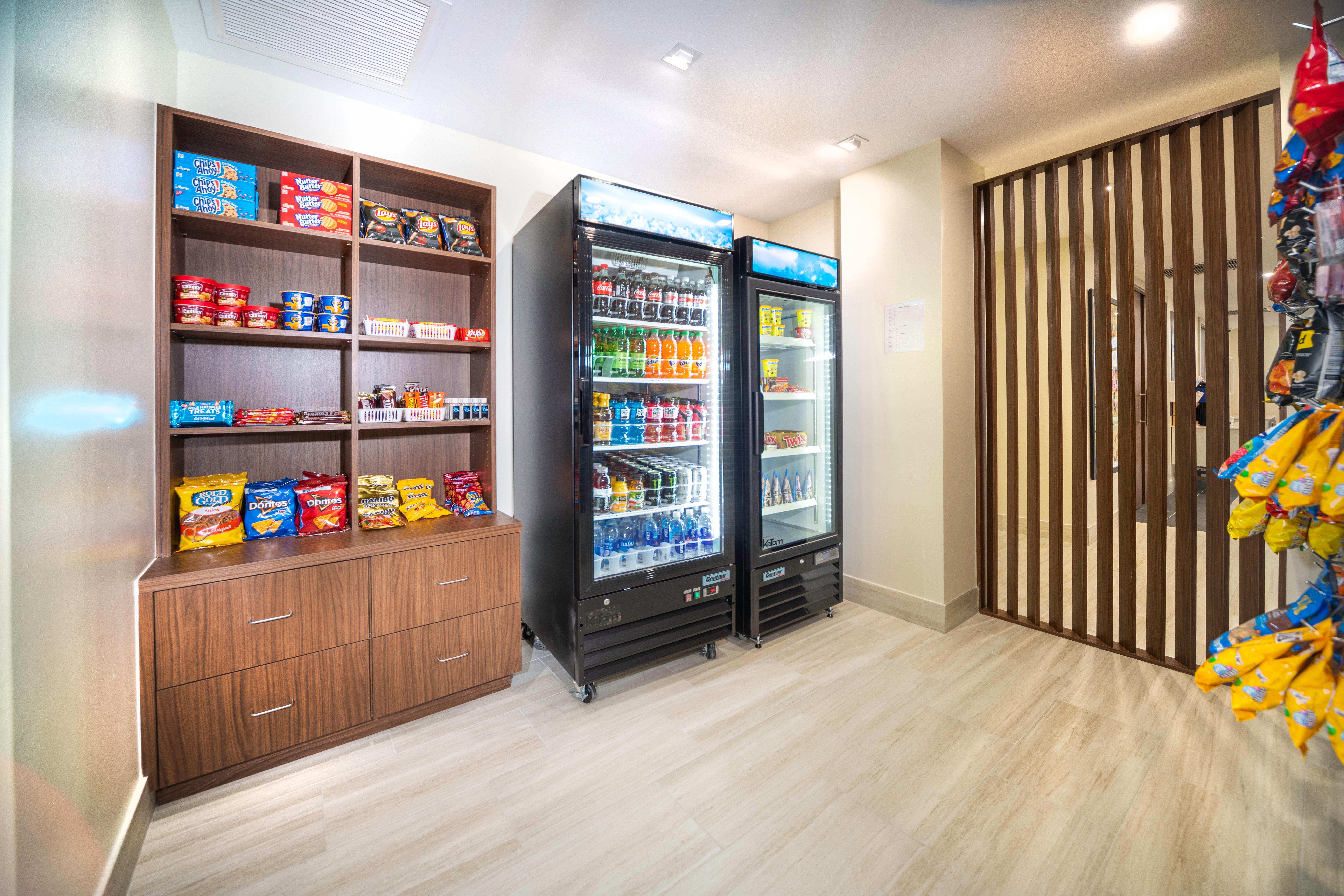 Express & - Myers Airport By Ihg 3*