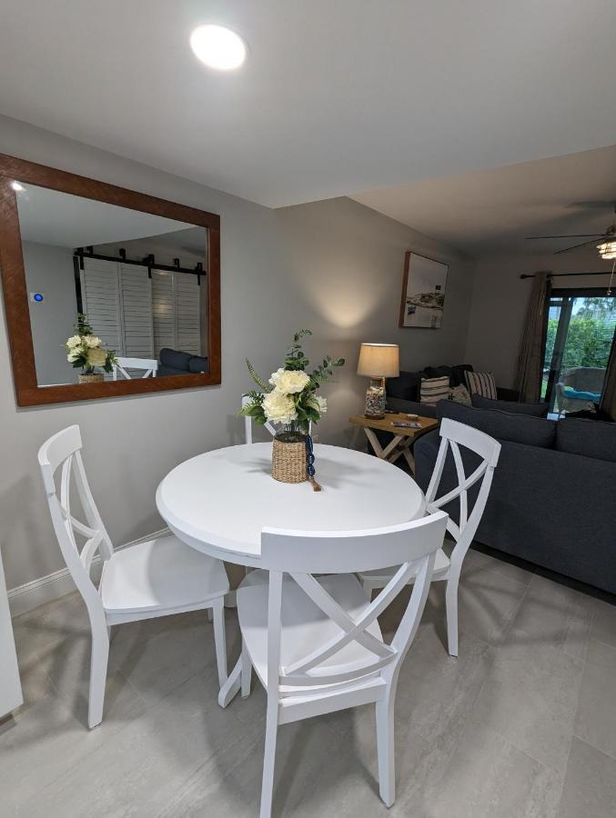 New Condo! Just 15 Min To Ft Myers And Sanibel Beach! Great Location!! * Fort Myers