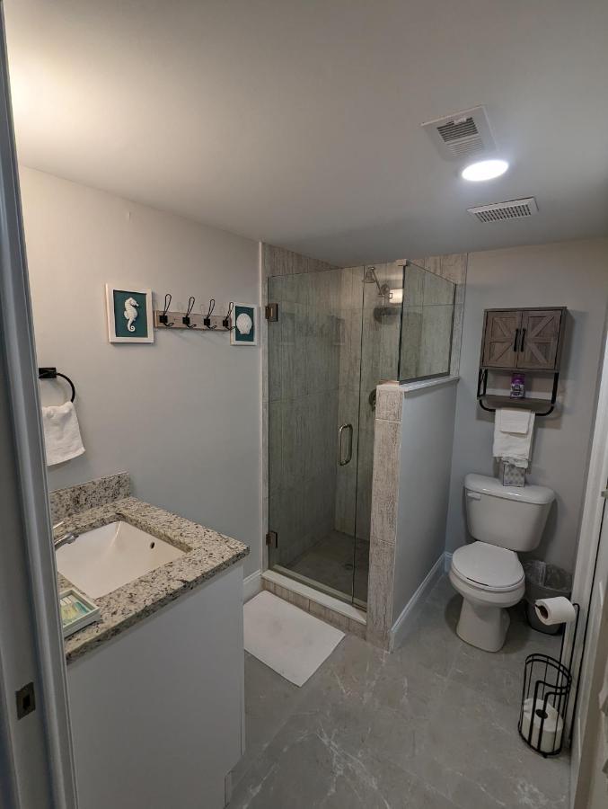 Apartment New Condo! Just 15 Min To Ft Myers And Sanibel Beach! Great Location!! Fort Myers