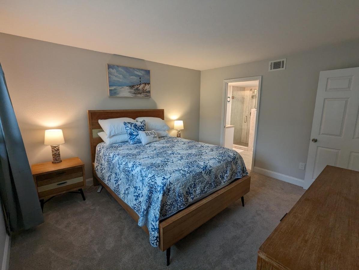 New Condo! Just 15 Min To Ft Myers And Sanibel Beach! Great Location!! Apartment Fort Myers