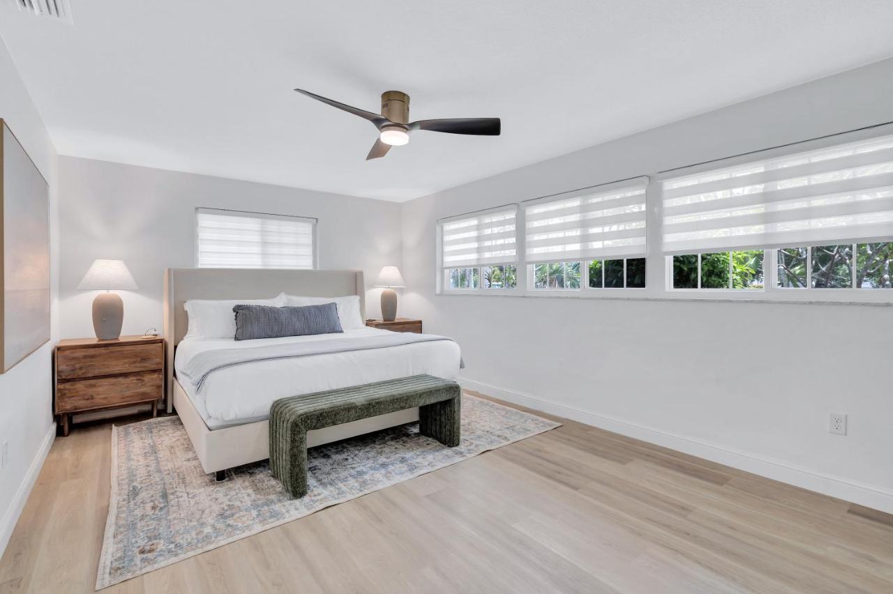 Holiday home Serene Pool & Spa Home Near Beaches & Downtown *