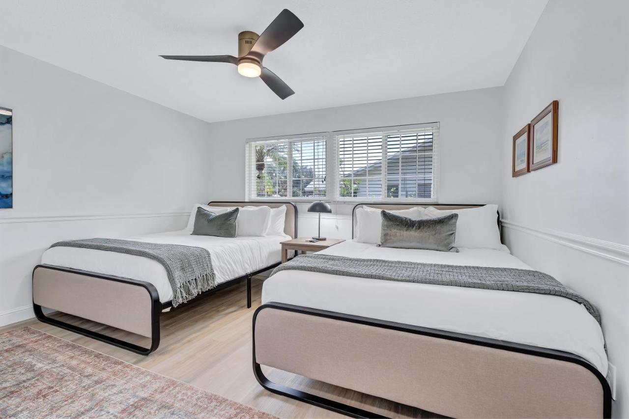 Holiday home Serene Pool & Spa Home Near Beaches & Downtown