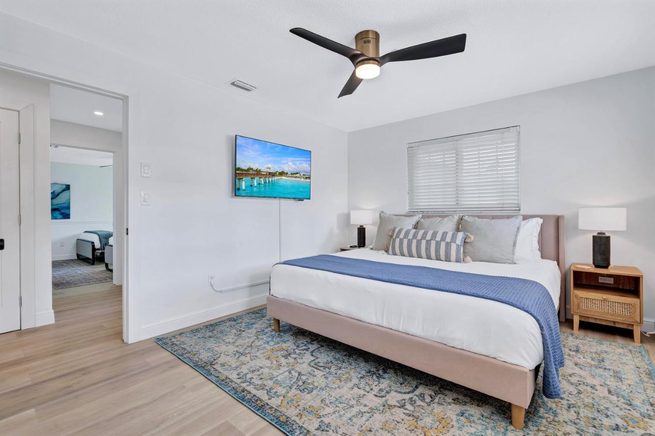 Holiday home Serene Pool & Spa Home Near Beaches & Downtown