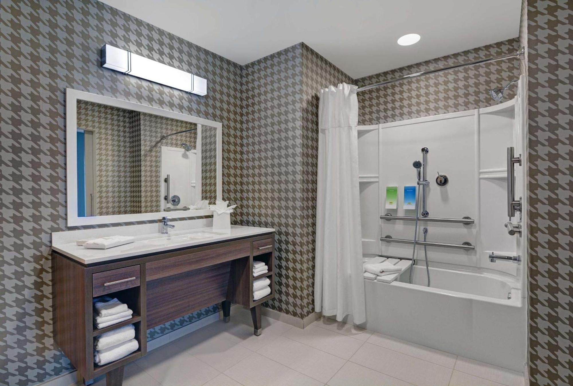 Hotel Home2 By Hilton Myers Colonial Blvd 3*