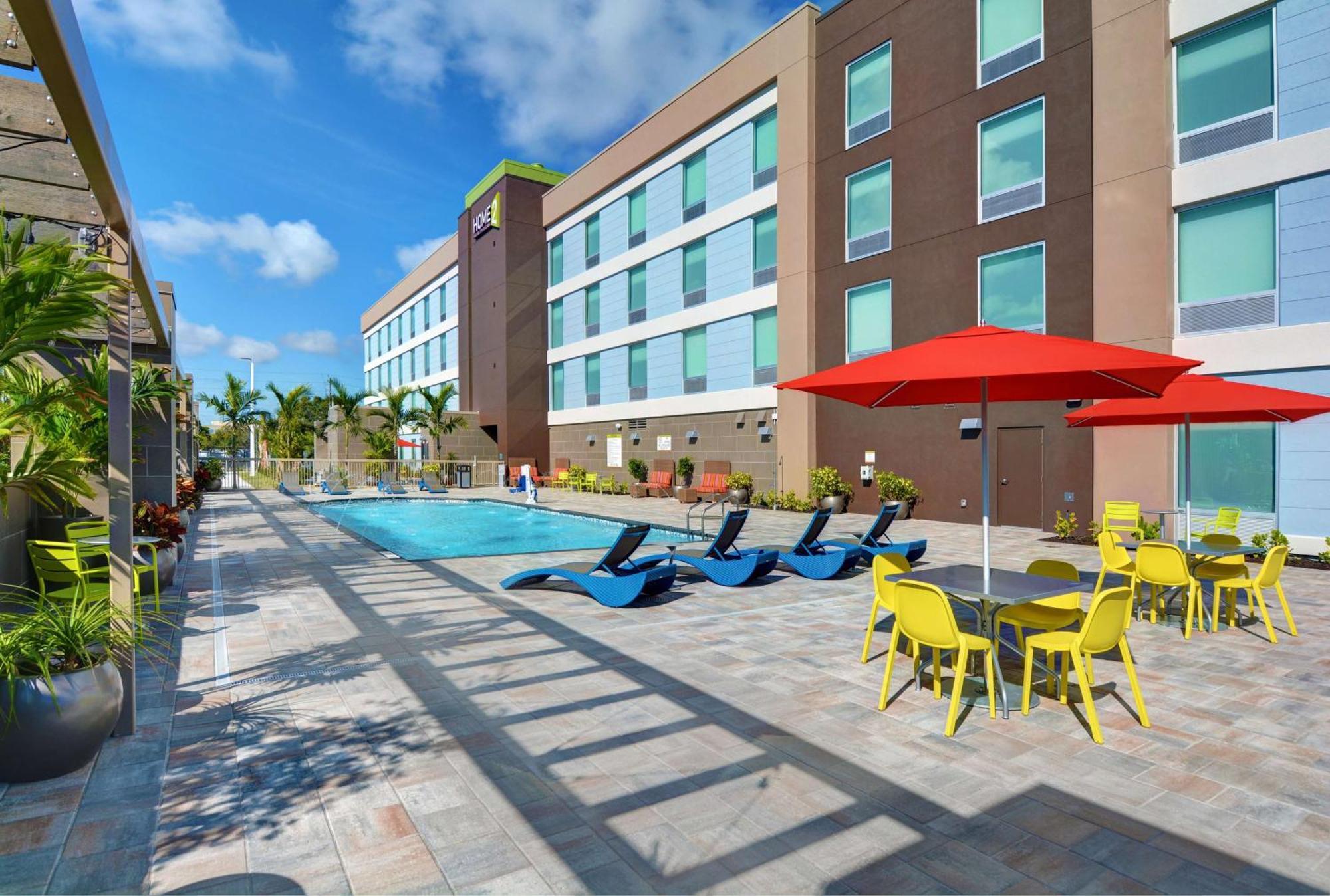 Hotel Home2 By Hilton Myers Colonial Blvd