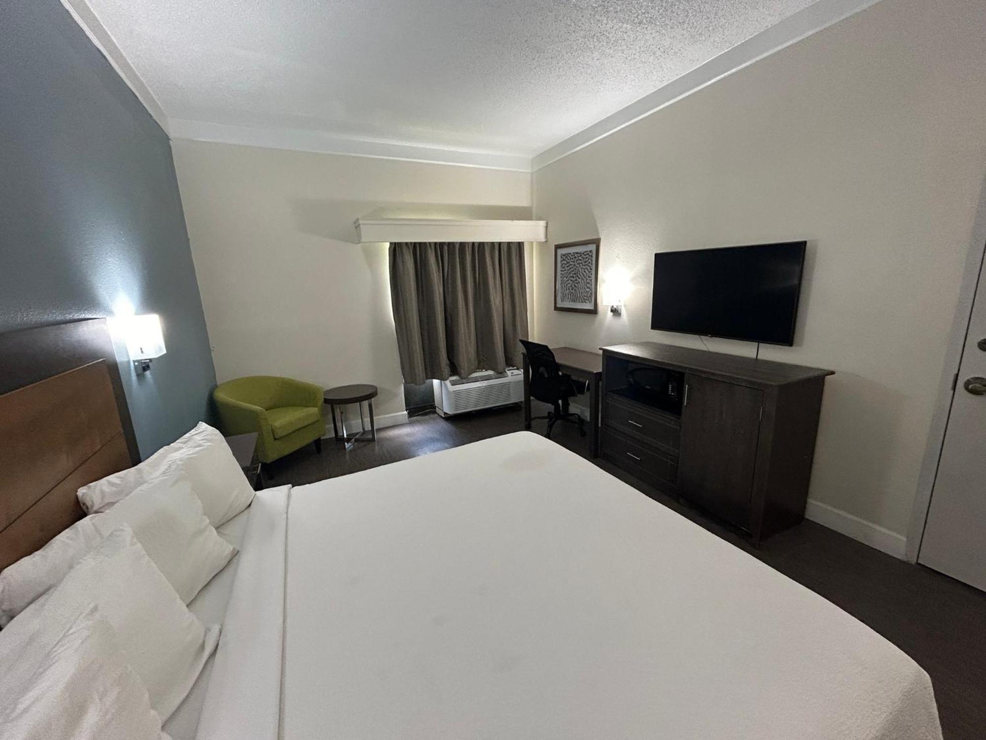 Hotel Airport 3*