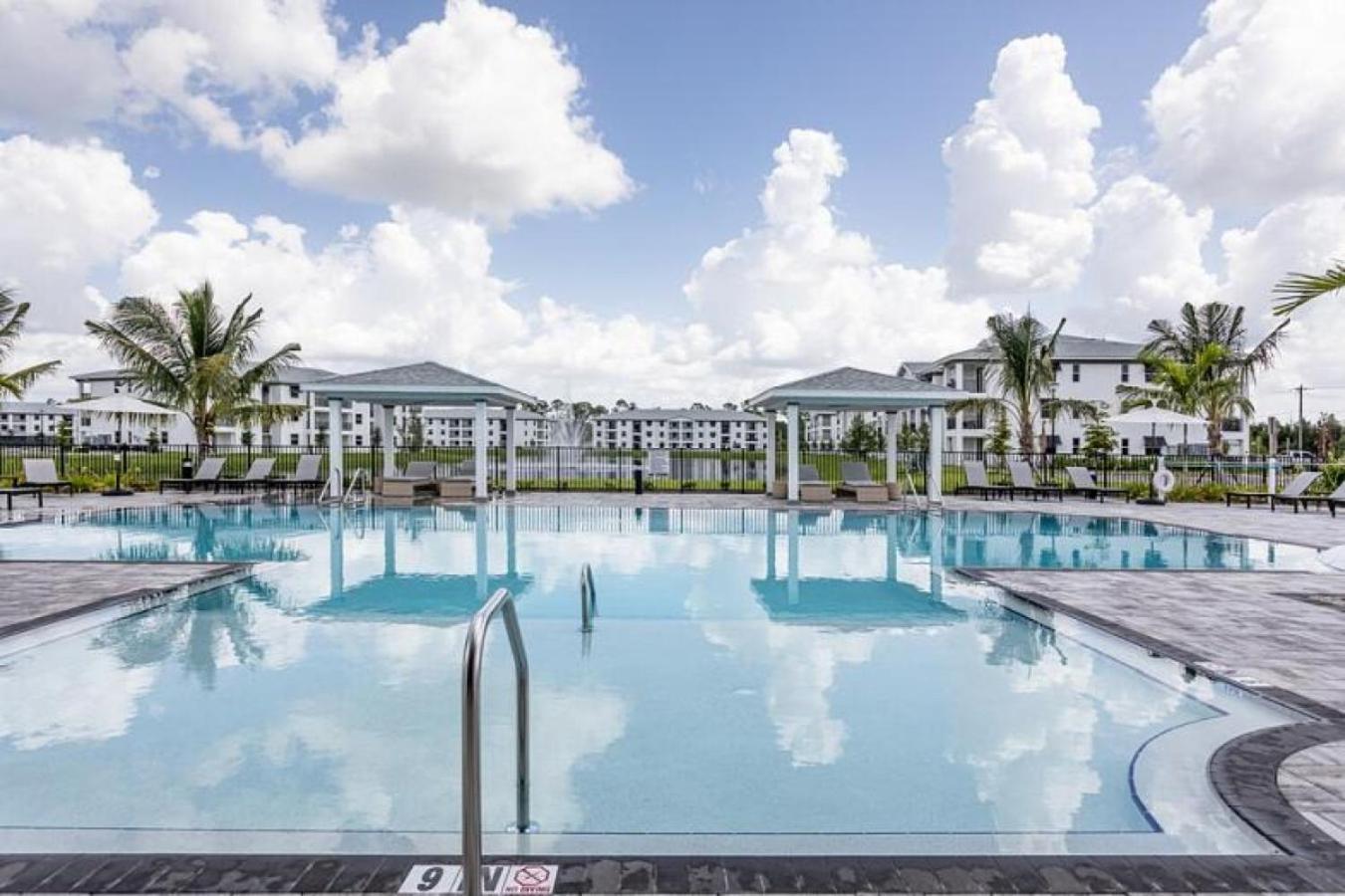 Landing At The Vistas At Eastwood - 2 Bedrooms In Eastwood Village