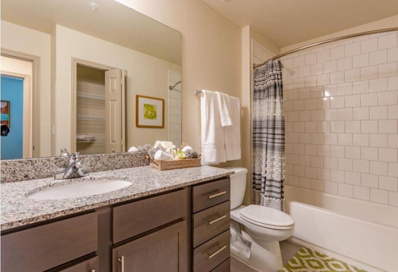 Landing At The Vistas At Eastwood - 2 Bedrooms In Eastwood Village Apartment *