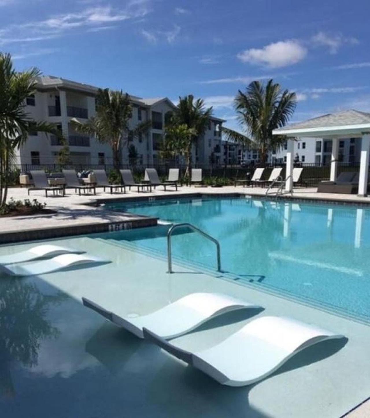 Landing At The Vistas At Eastwood - 2 Bedrooms In Eastwood Village Apartment Fort Myers