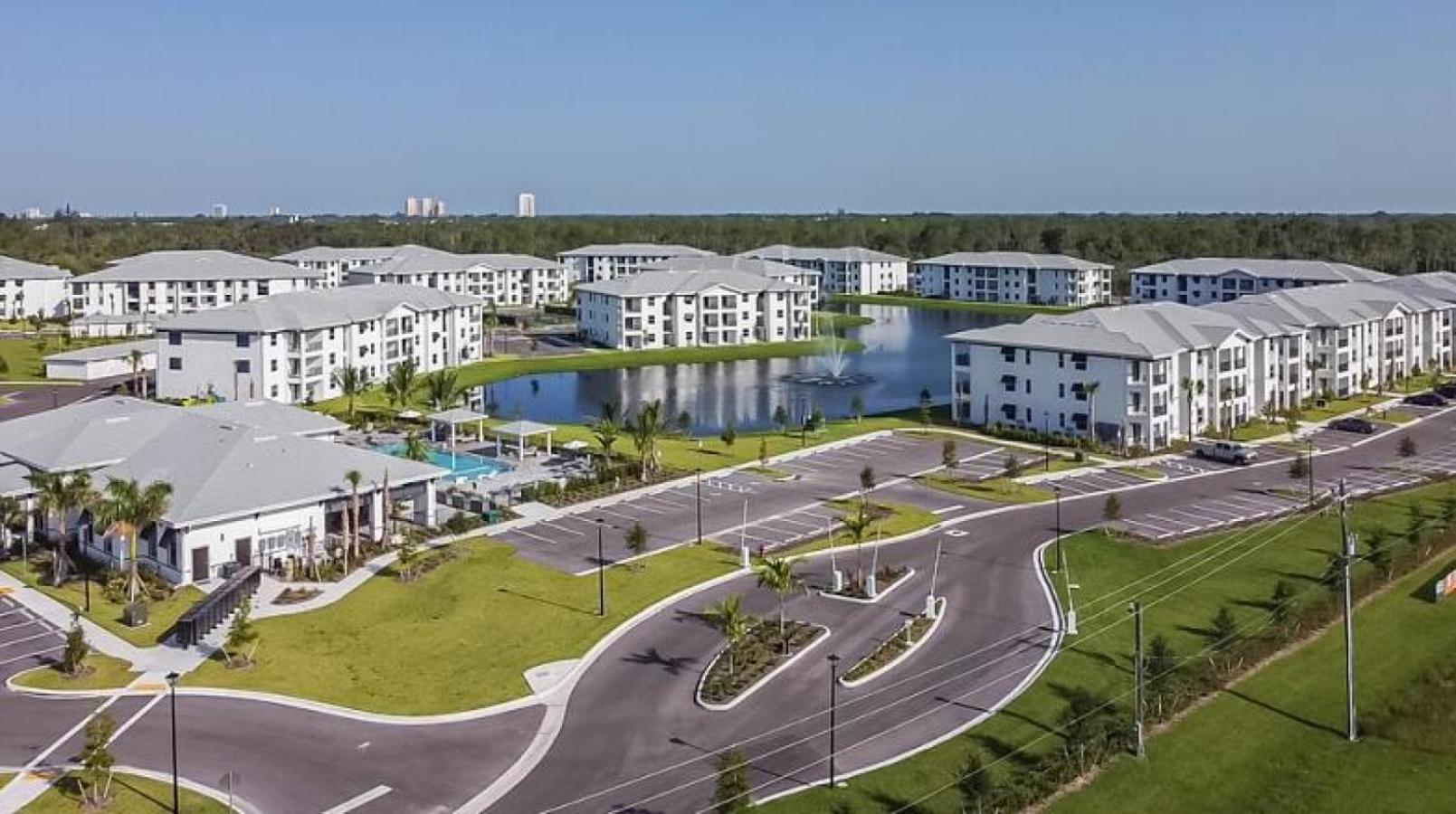 Landing At The Vistas At Eastwood - 2 Bedrooms In Eastwood Village Apartment *