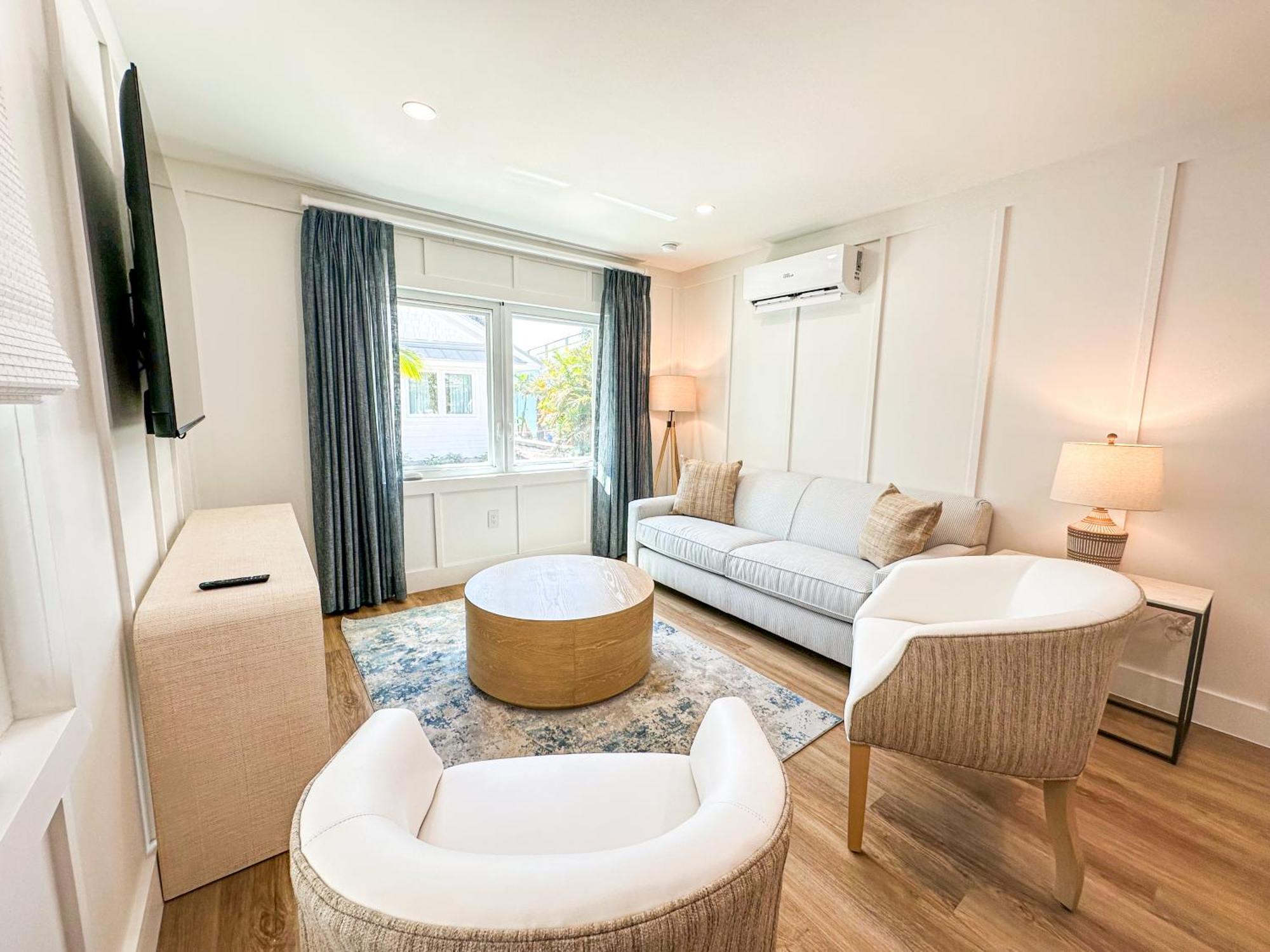 Lighthouse Resort: & Inn Fort Myers Beach