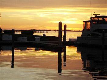 Legacy Harbour & Suites Fort Myers