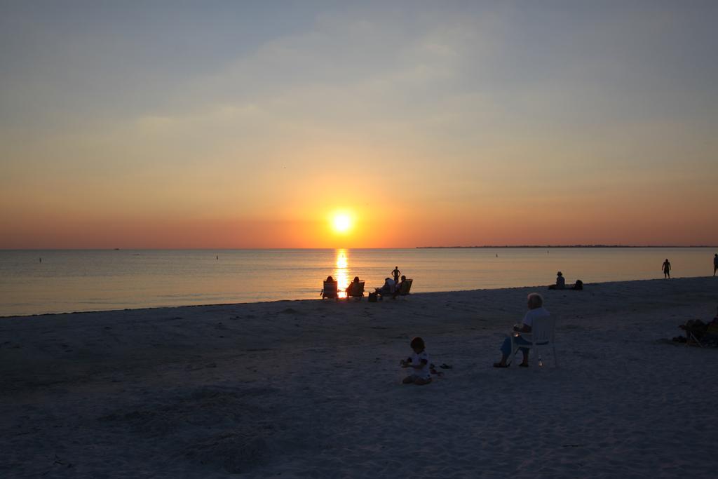 Lighthouse Resort: & Fort Myers Beach