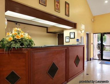Travelodge By Wyndham Myers Airport Hotel