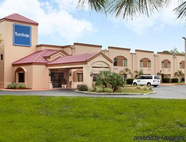 Travelodge By Wyndham Myers Airport Hotel