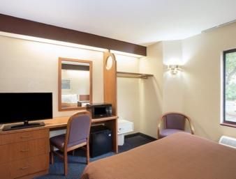 Travelodge By Wyndham Myers Airport Fort Myers