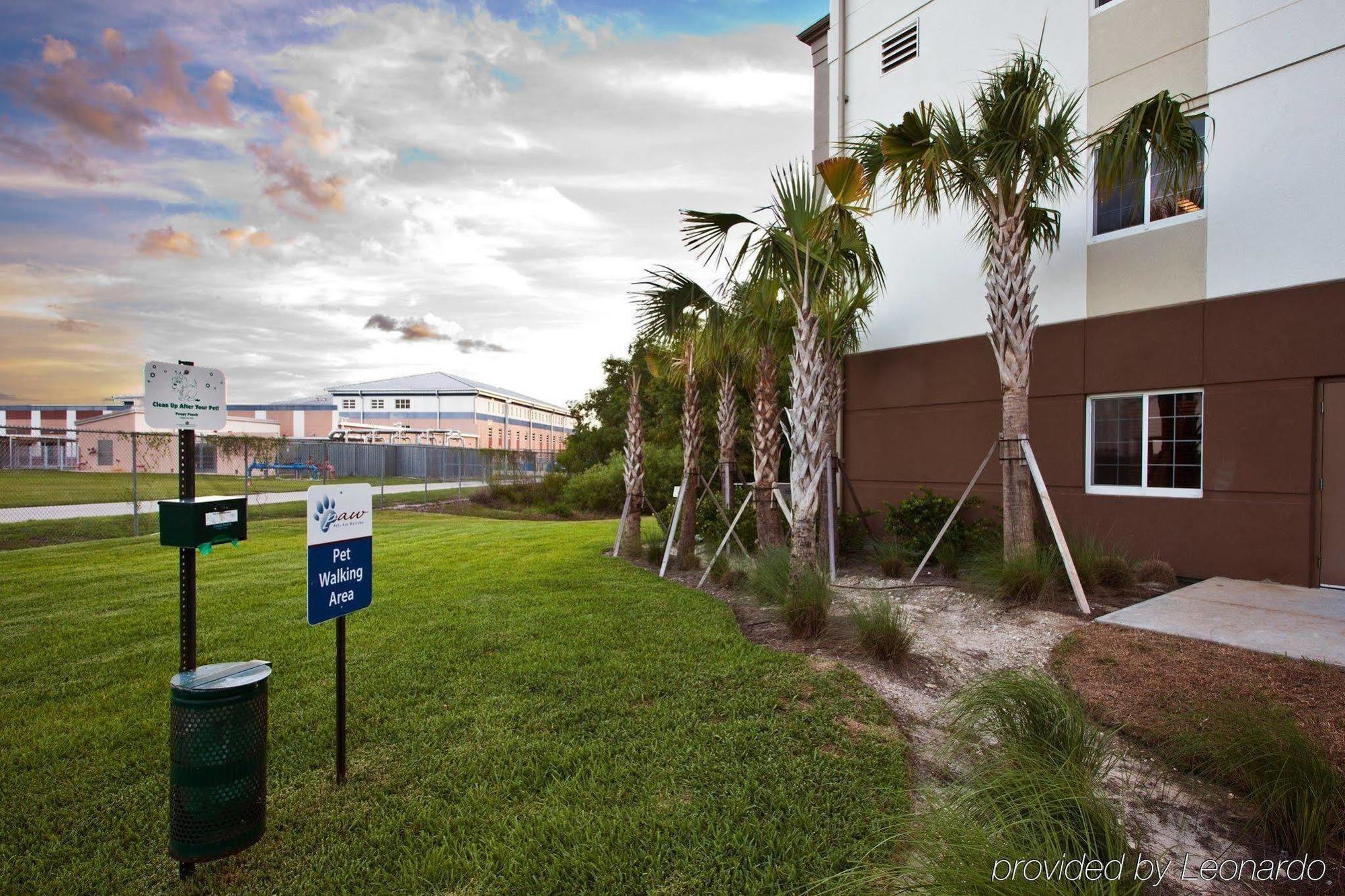 Hotel Candlewood Myers/sanibel Gateway By Ihg 2*