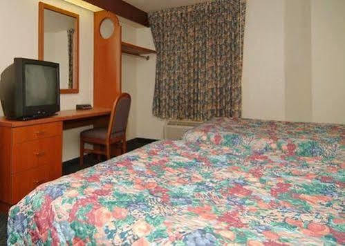 Hotel Travelodge By Wyndham Myers Airport Fort Myers