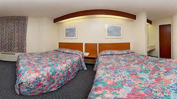 Hotel Travelodge By Wyndham Myers Airport 2*