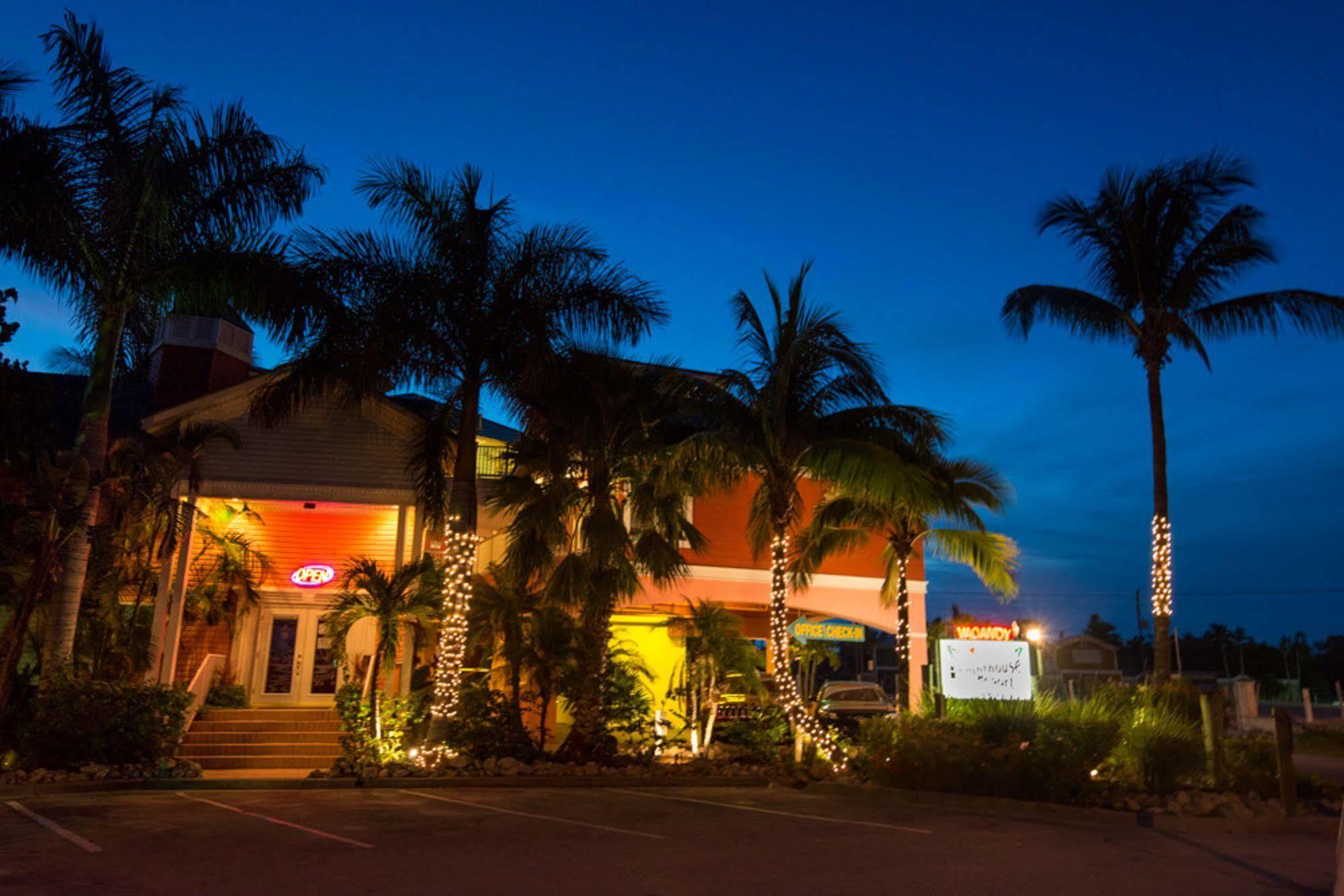 Inn Lighthouse Resort: & 3*