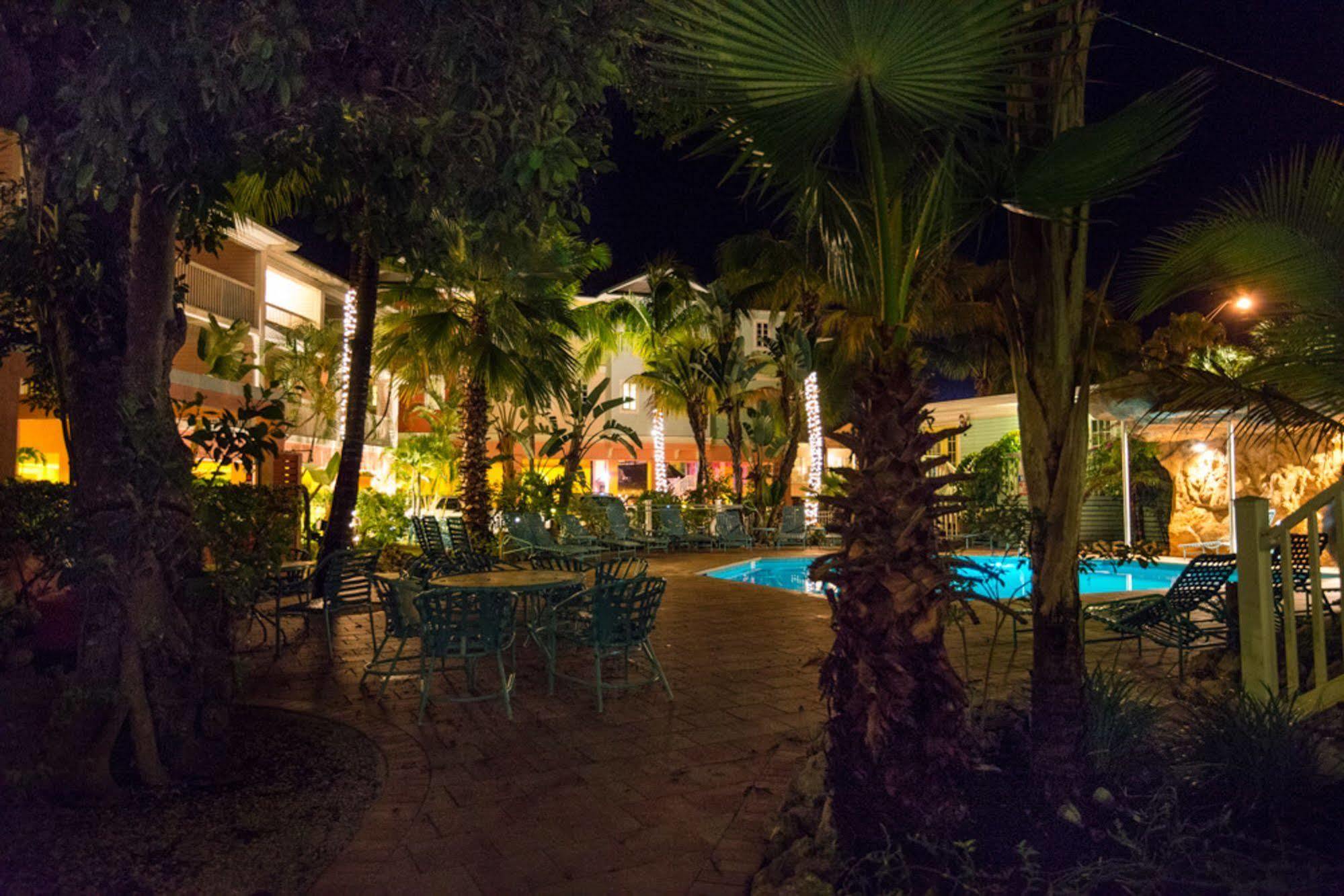 Lighthouse Resort: & Inn